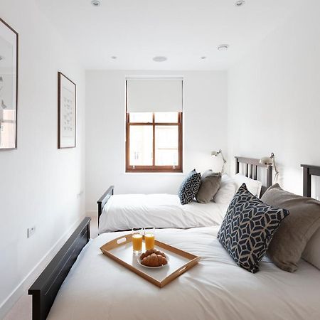 Hampden Apartments - The Charles ウィンザー エクステリア 写真