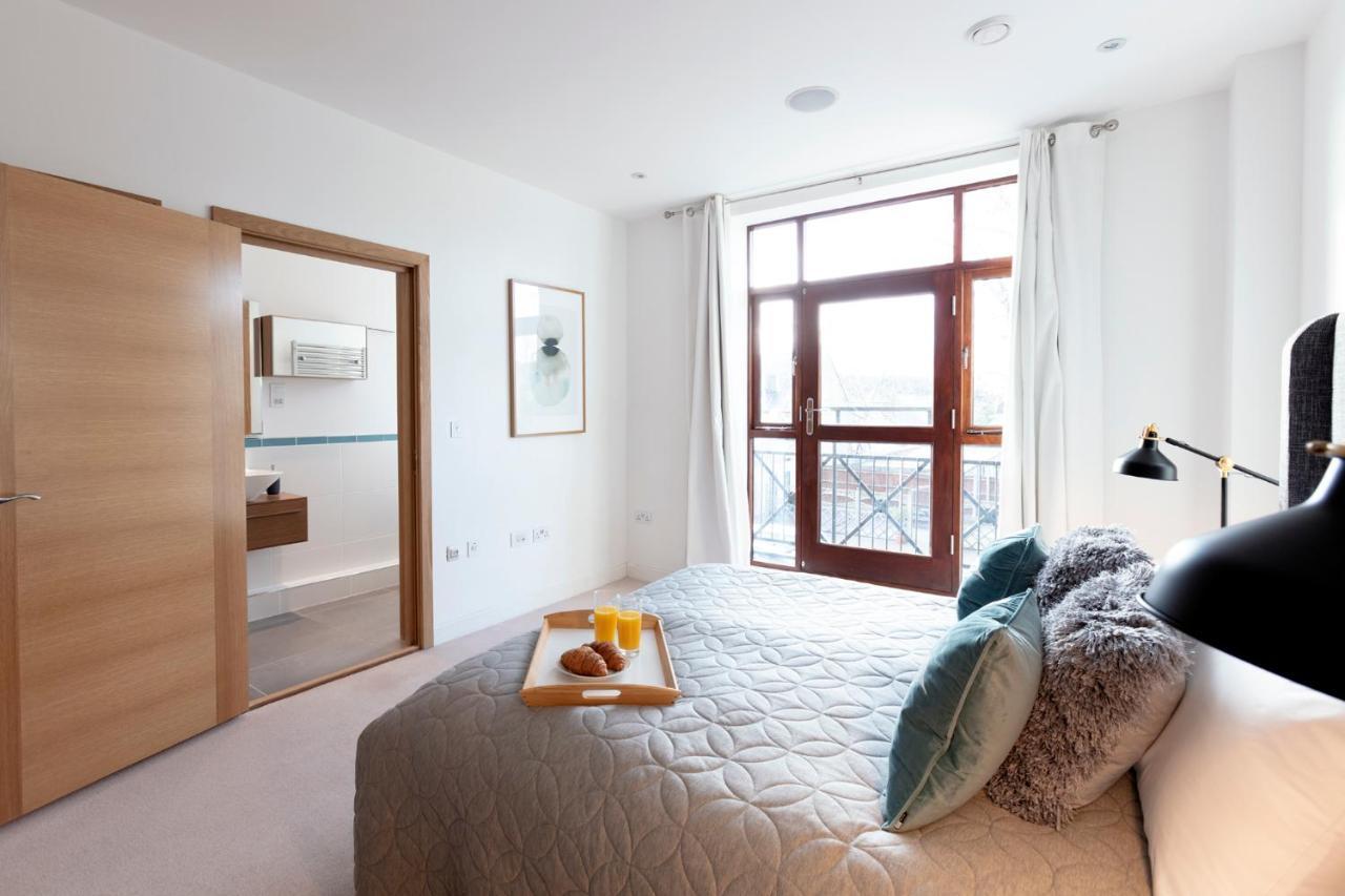 Hampden Apartments - The Charles ウィンザー エクステリア 写真