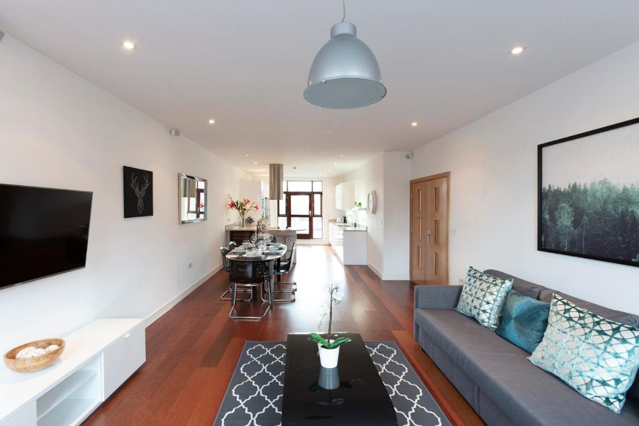 Hampden Apartments - The Charles ウィンザー エクステリア 写真